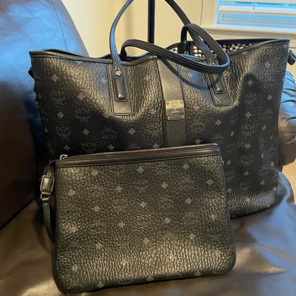 Authentic MCM Large Visetos Reversible Tote - Picture 2 of 8